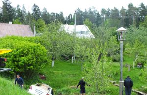 Avariją patyrę juodupėnai neabejoja: Vyžuonos kaimo koplytstulpis