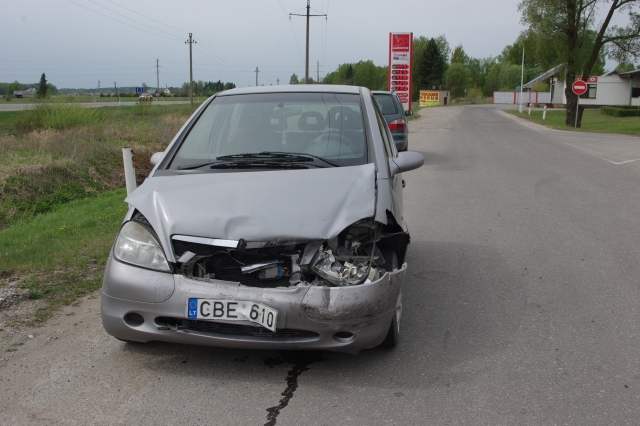 Sudaužytas „Mercedes Benz Sudaužytas „Mercedes Benz