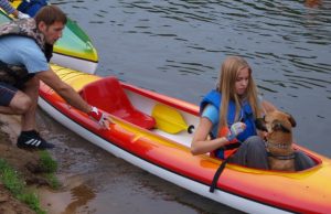Finišavo baidarių lenktynės Aktyviausi baidarių dalyviai - Ričardas Šnioka su dukra Reda. Asmeninio archyvo nuotr.
