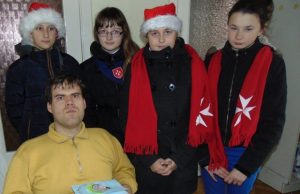 Antanas Balčiūnas džiaugėsi galimybe pabendrauti su Kriaunų jaunaisiais maltiečiais. R. Pivoriūnienės nuotr.