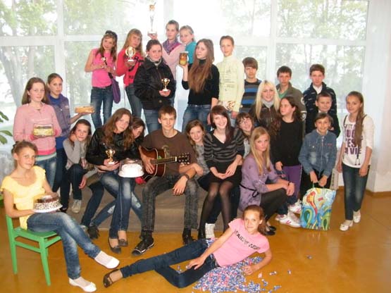 Po konkurso „Obels žiedo giesmė“ - linksmybės namuose.