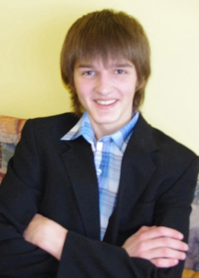 J.Tūbelio gimnazijos abiturientas Robertas BALTRŪNAS.