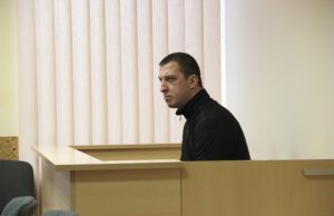 Avarijoje du žmones mirtinai sužalojęs Vytautas Bareika sėdo į teisiamųjų suolą. D. Zibolienės nuotr.