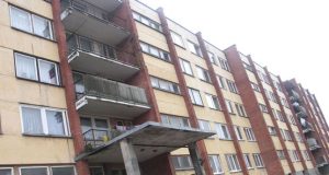 Taikos gatvės daugiabučiai pasipuoš nauju drabužiu. D.Zibolienės nuotr.