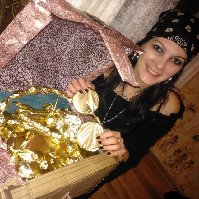 Obelietė Ernesta Pivoriūnienė  eksponuoja savo rankdarbius. Asmeninio archyvo nuotr.