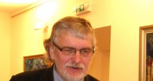 Rimas Zigmas Bičiūnas dalijo autografus gerbėjams. R.Milaknienės nuotr.