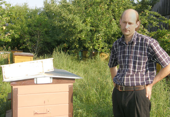 Medaus nauda sveikatai įsitikinęs bitininkas T.Kriaučiūnas per metus šio produkto suvartoja apie 20 kilogramų. A.Minkevičienės nuotr.