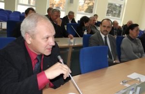 Rajono mero pavaduotojas Egidijus Vilimas (dešinėje) įtaria