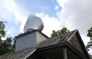 Seniausiems sentikių maldos namams reikia gerų žmonių pagalbos Ar pavyks atstatyti Bobriškio sentikių maldos namų kupolą