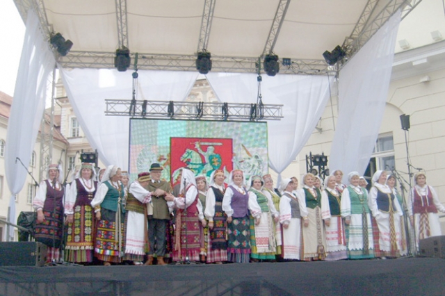 Lietuvos pensininkų sąjungos „Bočiai“ vadovas Petras Ruzgus pakvietė rokiškėnų chorą