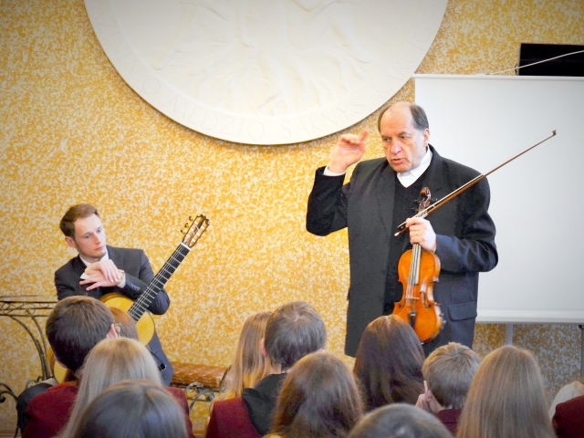Smuikininkas Gediminas Dalinkevičius ir gitaristas Simonas Bušma. Asmeninio archyvo nuotr.