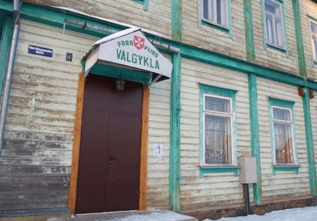 Valgykla laukia skurstančiųjų.