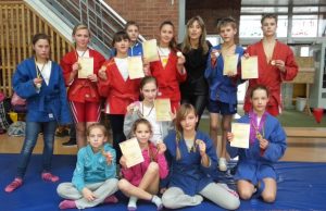 Kiek sportininkų – tiek medalių Visi rokiškėnų komandos sportininkai pasipuošė medaliais. G. Čečienės archyvo nuotr.