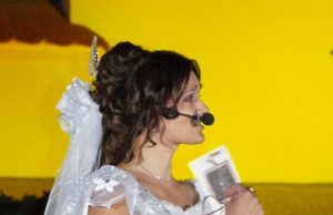 Sutartys su žinomais atlikėjais dėl palydų nutrauktos, iš darbo išeina režisierė-scenaristė Pagrindinį vaidmenį spektaklyje "Grafaitė Sofija" suvaidinusi Neringa Danienė sakė