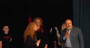 Su apdovanojimu kolektyvą "Mes" sveikina režisierius Jonas Buziliauskas.