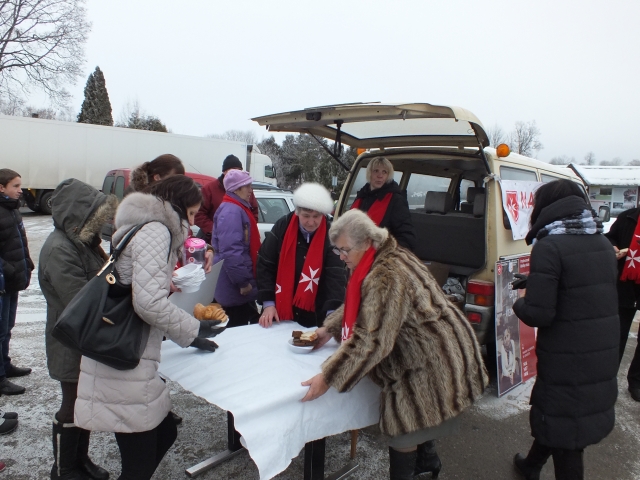 Labdaros akcijos akimirka. Organizatorių nuotr. Labdaros akcijos akimirka. Organizatorių nuotr.