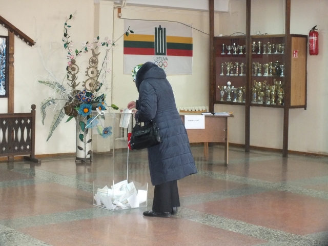 Aktyvumas žemas: iki 14 val. balsavo vos penktadalis rinkėjų