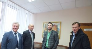 Prieš pasitarimą pas merą (Iš kairės): Jonas Satkūnas