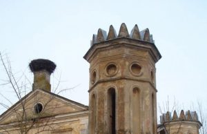 Kadaise didybe ir prabanga garsėjęs Panemunio dvaras pamažu nyksta ir tampa vaiduokliu. D.Zibolienės nuotr.