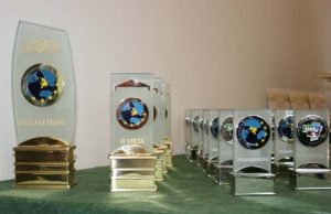 Viena tokių statulėlių įvertinta Rokiškio dvaro sodyba. Krašto muziejaus archyvo nuotr.