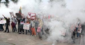 Filmavimo aikštelėje naudoti dūmų užtaisai. N.Byčkovskio nuotr.