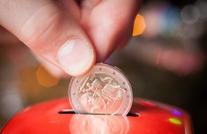 Kiek atsieina noras turėti kišenėje grynųjų?