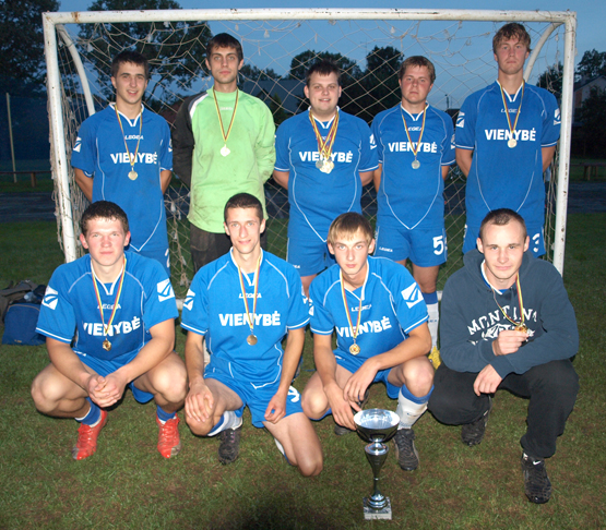 Turnyro „Rokiškio futbolui-70“ laimėtoja – „Vienybės“ komanda. L.Dūdaitės nuotr.