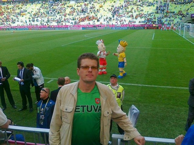 Rokiškio futbolo klubo vadovas E.Gaigalas Gdansko sportinių nuotaikų dar ilgai nepamirš. Rokiškio futbolo klubo vadovas E.Gaigalas Gdansko sportinių nuotaikų dar ilgai nepamirš.