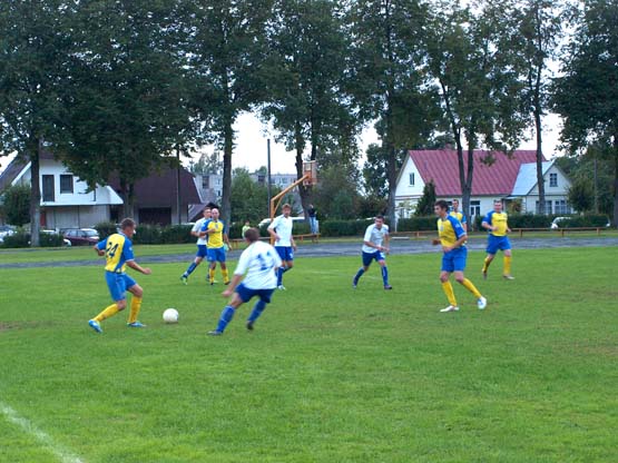 Mūsiškių (greitus puolimus varžovai keletą kartų stabdė grubiomis pražangomis. L.Dūdaitės nuotr.
