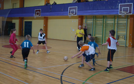 Rungtynių Rokiškis - Užpaliai akimirka. Varžovų (balti skirtukai) gretose žaidė ir mergaitės. L. Dūdaitės nuotr. Rungtynių Rokiškis - Užpaliai akimirka. Varžovų (balti skirtukai) gretose žaidė ir mergaitės. L. Dūdaitės nuotr.