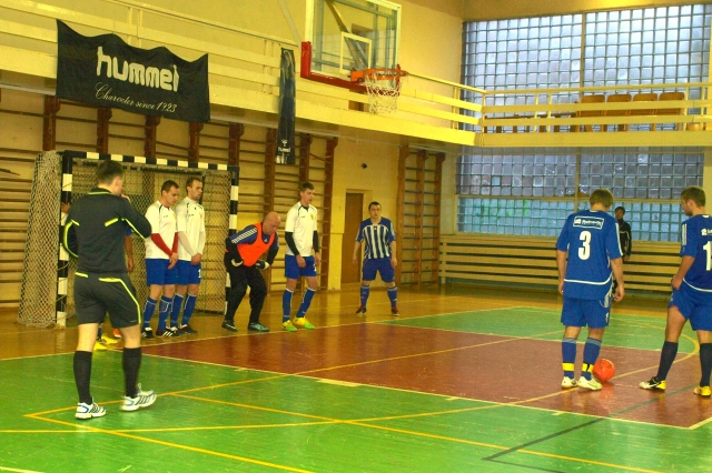 Baudos smūgis prie rokiškėnų (balta apranga) vartų.