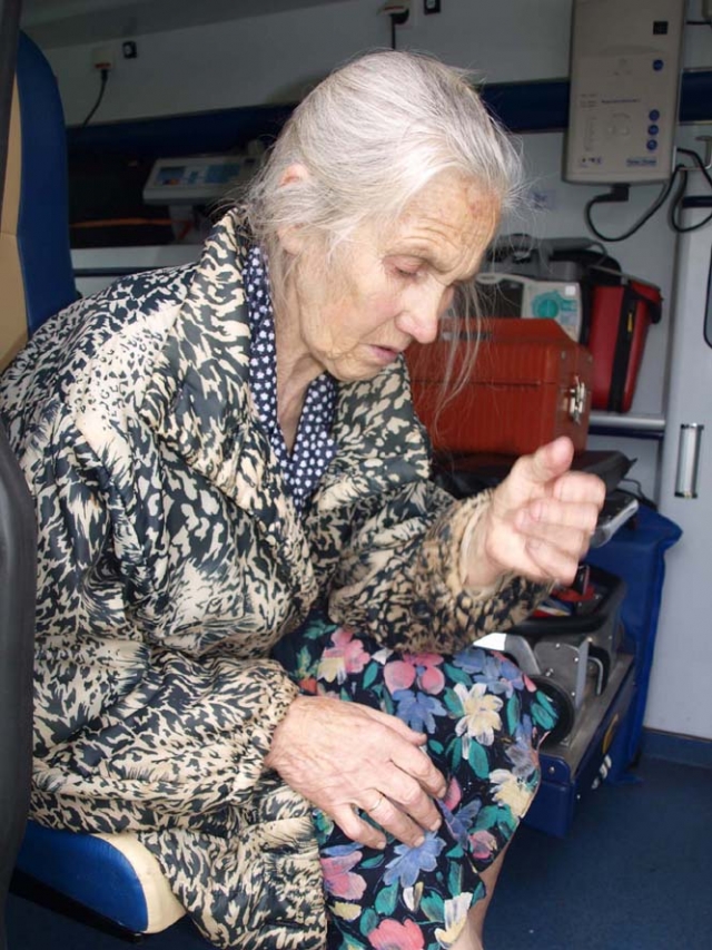 Namo šeimininkė Valerija Šinkūnienė bandė pati užgesinti liepsną