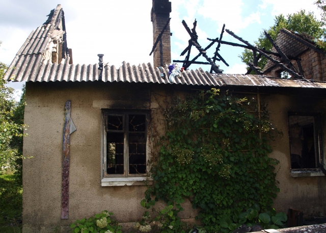 Gaisro metu išdegė namo vidus. L. Dūdaitės nuotr.