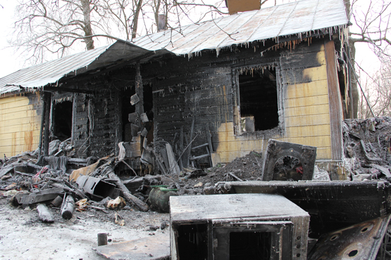 Liepsnose žuvo neįgali senolė. D.Zibolienės nuotr. Liepsnose žuvo neįgali senolė. D.Zibolienės nuotr.