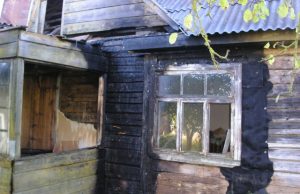 Gaisras Raikėnuose.