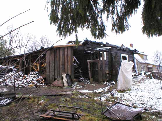 Iš Skodžių sodybos ūkinių pastatų liko tik nuodėguliai. A.Miškinio nuotr.