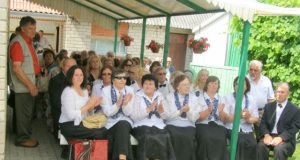 Vytautas Gasiūnas į savo namų kiemą penktąjį kartą sukvietė poezijos mylėtojus ir kitus menininkus.