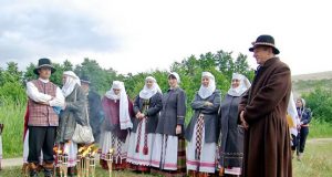 „Gastauta“ pasirodė tarptautiniame folkloro festivalyje „Tek saulužė ant maračių“ Nidoje. „Gastautos“ archyvo nuotr.