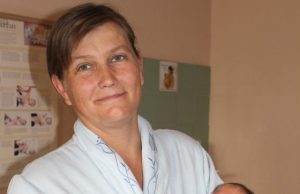 Marškinėliais „Gimiau nerūkanti“ šiemet papuošta kupiškietės  J.Rastauskienės naujagimė. L.Narbutienės nuotr.
