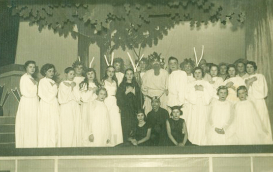 Kitoje nuotraukos pusėje užrašas: „Rokiškis. 1936 m. sausio 18 d. vakaras.“ Kitoje nuotraukos pusėje užrašas: „Rokiškis. 1936 m. sausio 18 d. vakaras.“