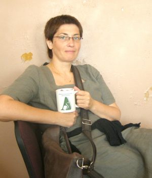 Lietuvių kalbos instituto Kalbos istorijos skyriaus vyresnioji mokslinė darbuotoja Gina Kavaliūnaitė-Holvoet. Lietuvių kalbos instituto Kalbos istorijos skyriaus vyresnioji mokslinė darbuotoja Gina Kavaliūnaitė-Holvoet.