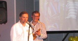 UŽ VISKĄ. Algimantas Kuolas (kairėje) - už gyvenimišką energiją