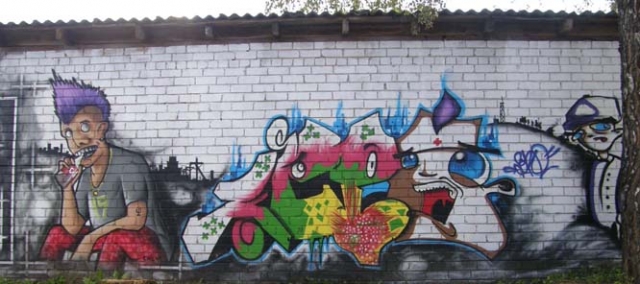 Jaunųjų rajono dailininkų grafitis prie Rokiškio jaunimo centro.