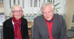 Poetas R.V.Graibus naujausią eilėraščių rinkinį dovanojo savo kraštietei J.Serevičiūtei.