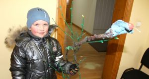 Pirmasis savo darbelį atnešė Atas. N.Byčkovskio nuotr.