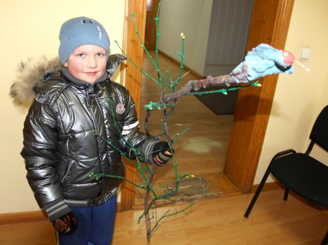 Pirmasis savo darbelį atnešė Atas. N.Byčkovskio nuotr.
