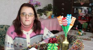 L.Karčiauskaitė ir jos darbai. N.Byčkovskio nuotr.