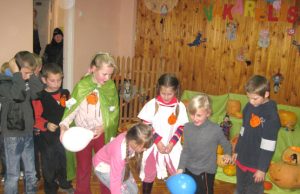 Šventės akimirka. Kavoliškio darželio-mokyklos archyvo nuotr.