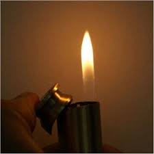 Apipylęs namą tepalais