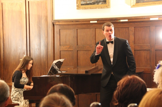 Į kasmetinį Naujųjų metų koncertą krašto muziejaus darbuotojai pakvietė rokiškėnus ir šiemet. Į kasmetinį Naujųjų metų koncertą krašto muziejaus darbuotojai pakvietė rokiškėnus ir šiemet.